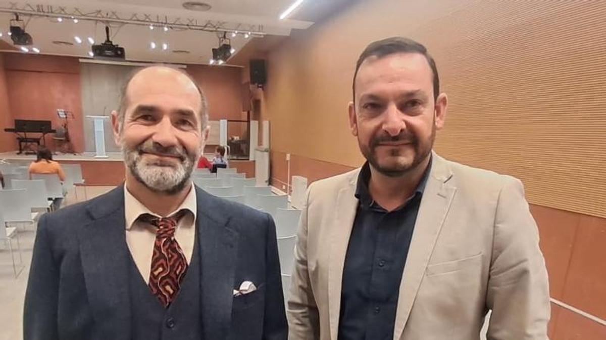 Daniel García Granda, con el alcalde de Mieres, Manuel Ángel Álvarez.