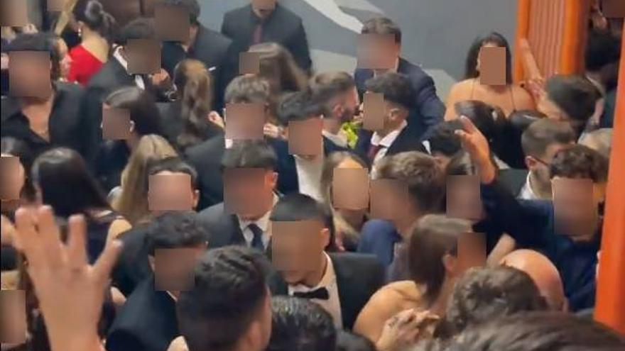 Las imágenes de la avalancha en una fiesta de Nochebuena en Tenerife