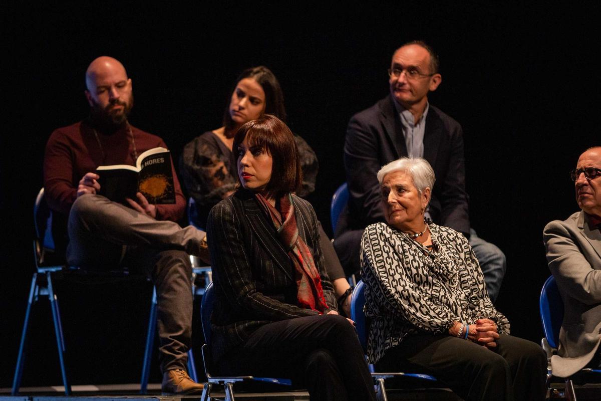 HOMENATGE A LA PARAULA 2019. Baix: Diana Morant, Àngels Moreno i Vicent Borràs. Dalt: Adri Sanz (actor), Marina Denia i Lluis Miret (director CEIC).