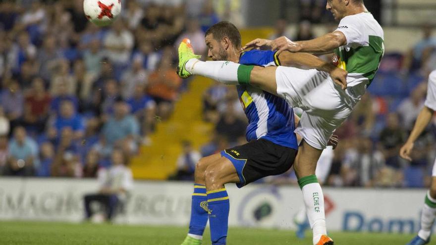 El Elche castiga la falta de pegada del Hércules y avanza en la Copa