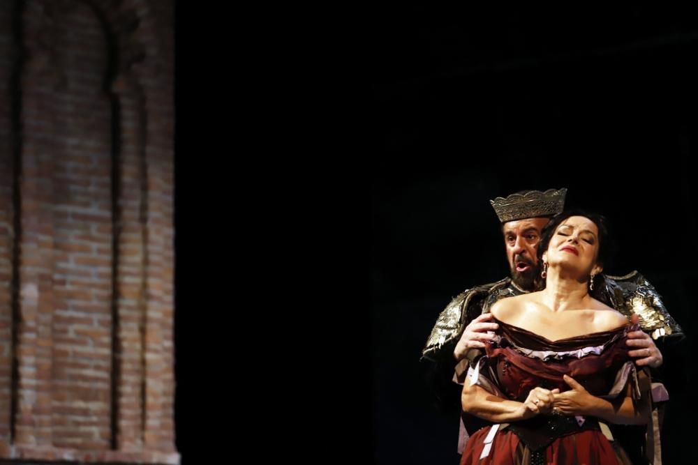 Ensayos de la ópera 'La Favorita' en el Teatro Cervantes.