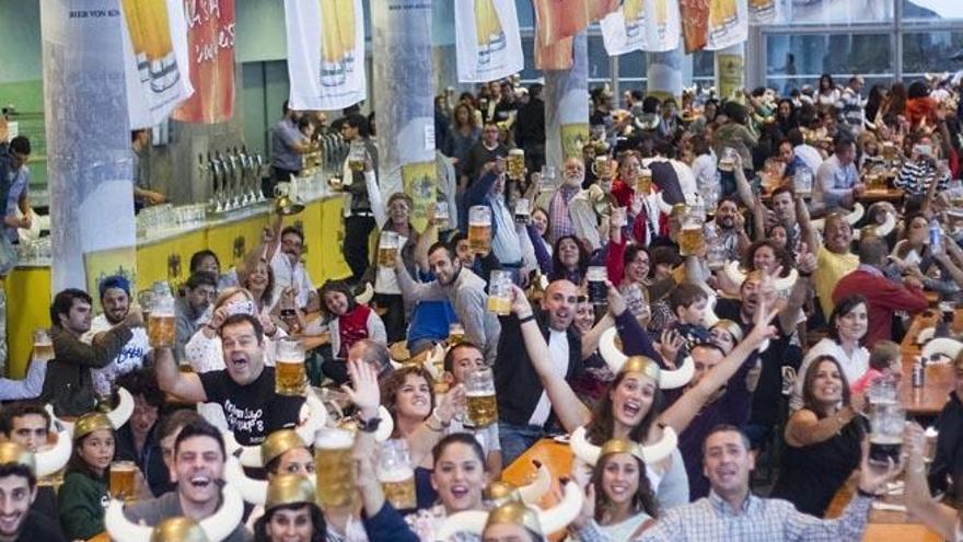 Inauguración del Oktoberfest Olé 2015 la noche de ayer.