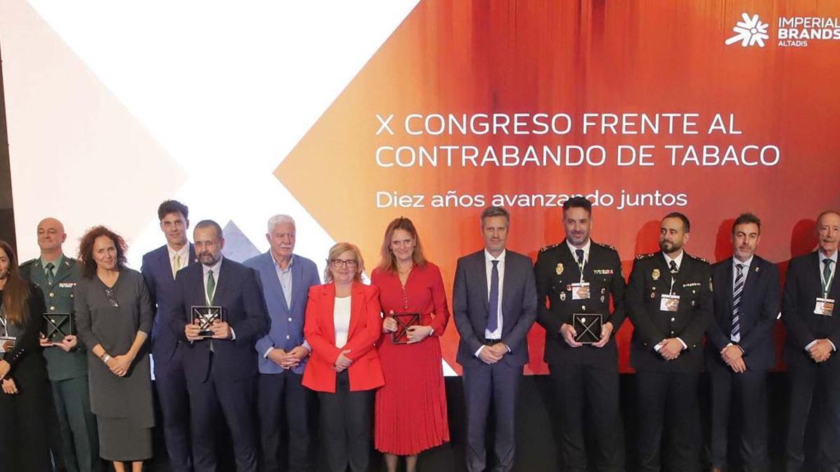 Foto de familia del El X Congreso Frente al Contrabando de Tabaco.