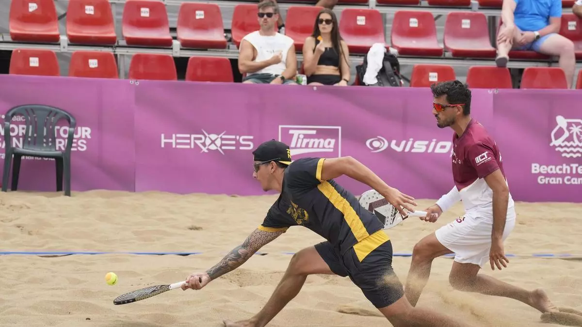 Los favoritos mandan en el ‘Grand Slam’ de tenis playa de Las Canteras