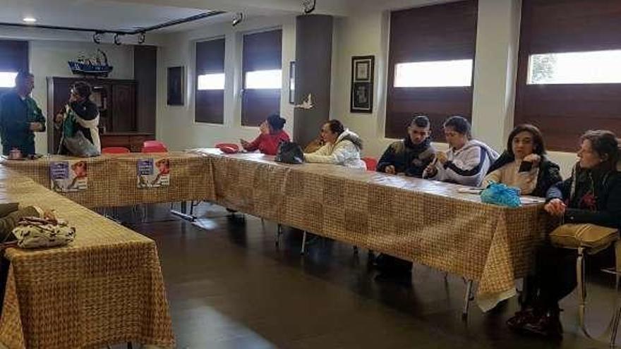 Participantes en el curso de fontanería celebrado ayer en Cambados.