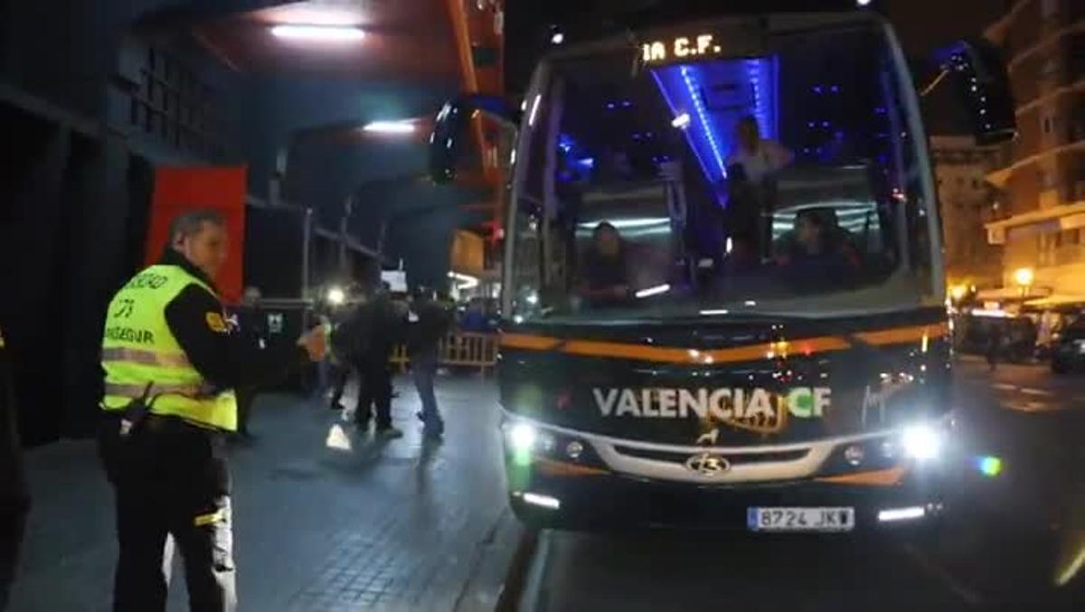 El Valencia llega a Mestalla con los gritos de la afición