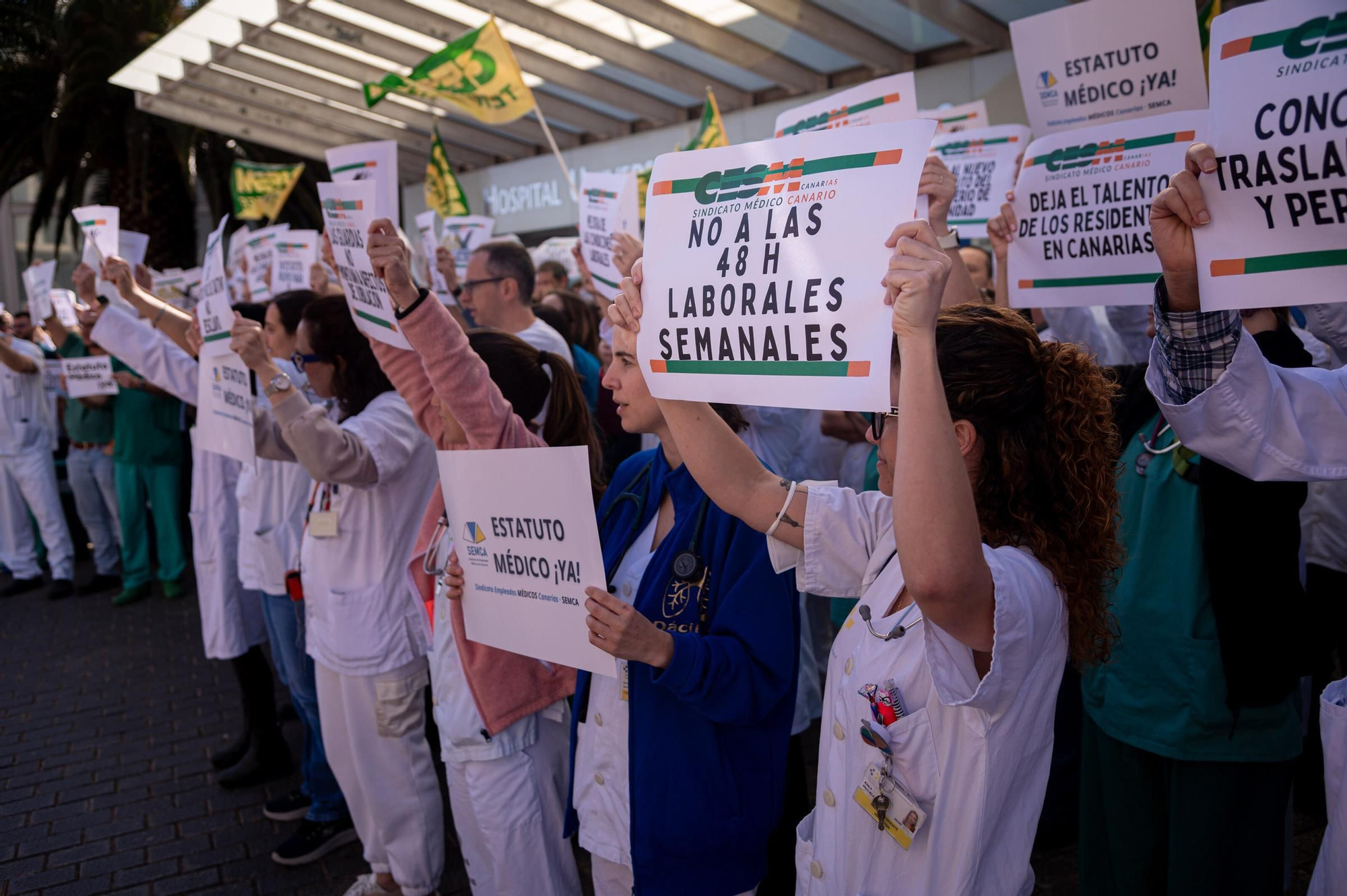 Manifestación por el cambio de condiciones de médicos por parte del Ministerio por fuera del HUC