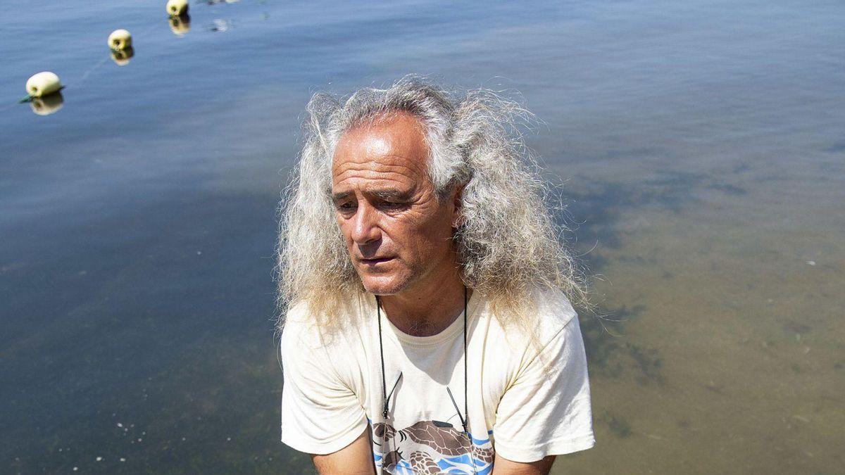 Pedro García, director de Anse, en el Mar Menor.