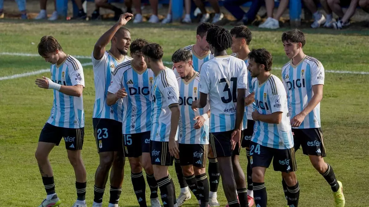 EN DIRECTO: Final del partido, el Real Oviedo pierde ante el Dépor en Ribadeo