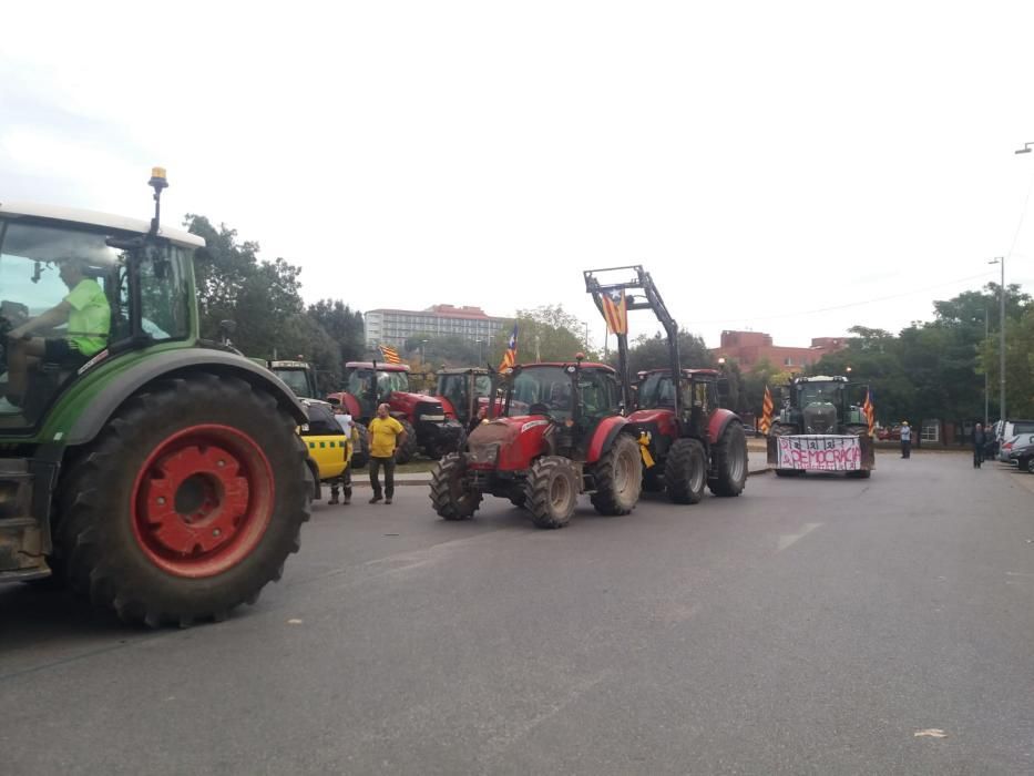 Tractorada a Girona amb motiu de la vaga general