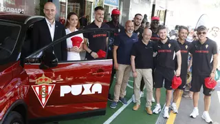 Así fue la visita del Sporting de Gijón a la FIDMA: gran expectación, mucho calor, Joaquín, Yáñez y Rosas los más aclamados... y las "bromas" a Amadou