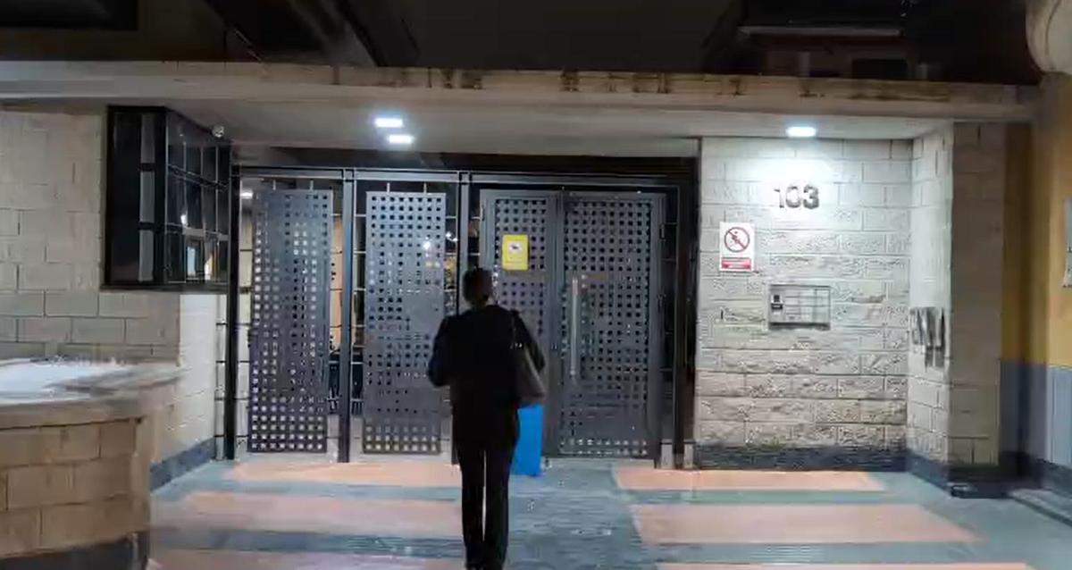 Silencio, respeto y discreción en los aledaños de la finca de Alzira en la que ha fallecido el golpista Antonio Tejero