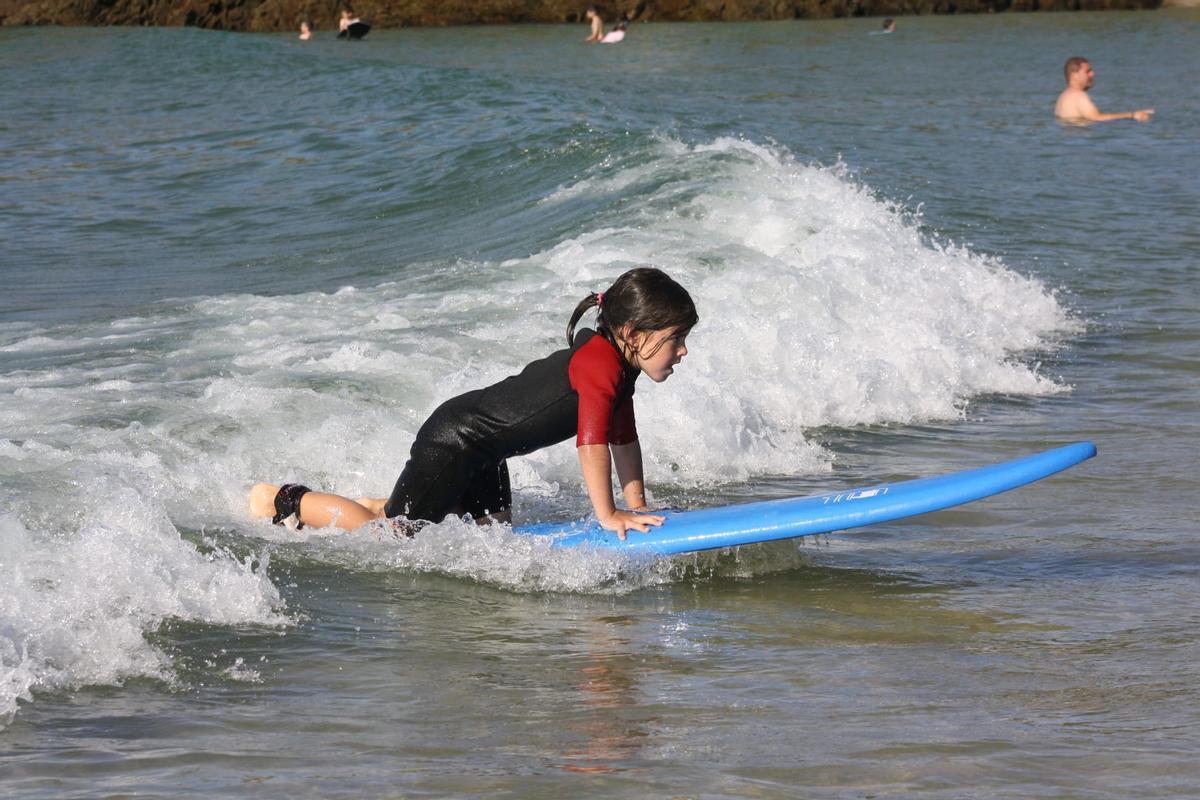 Sus primeras veces sobre una tabla, a los 5 años.
