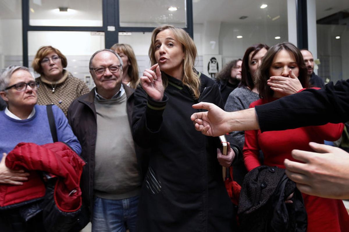 Tania Sánchez arriba a la roda de premsa per explicar la seva sortida d’IU a Madrid, aquest dijous. Tania Sánchez arriba a la roda de premsa per explicar la seva sortida d’IU a Madrid, aquest dijous.