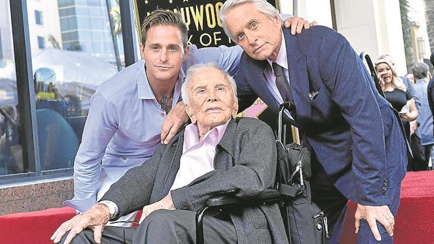 Kirk Douglas no deja su herencia a la familia