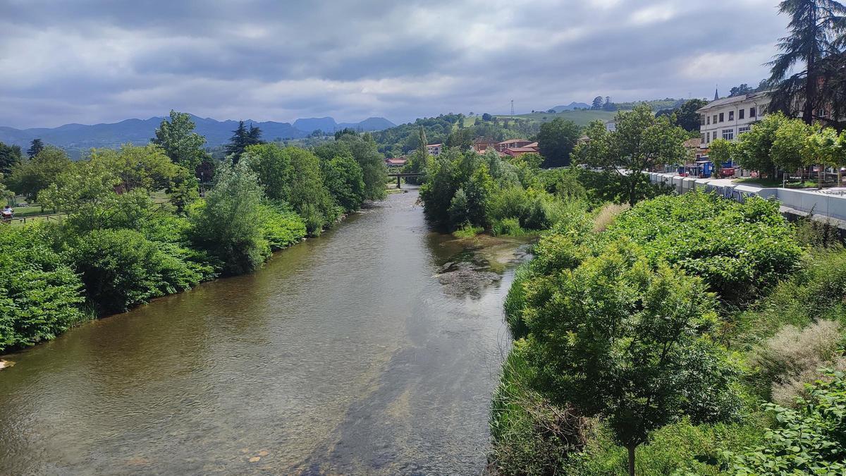 El río Sella a su paso por Arriondas