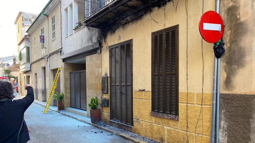 Un cortocircuito en el tendido eléctrico deja el centro de sa Pobla sin luz.