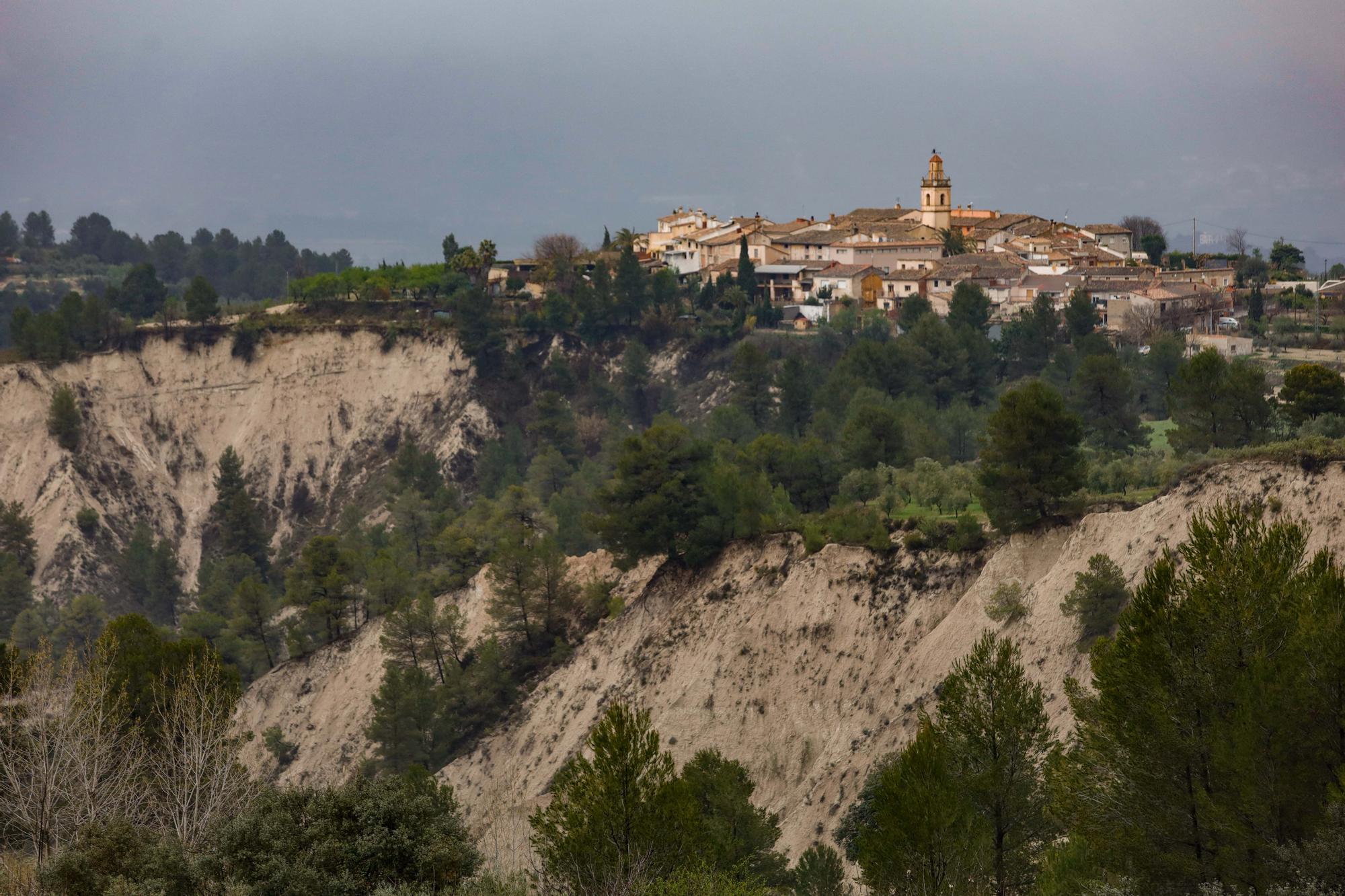 Las lluvias agravan el riesgo de derrumbes en el barranco de Benillup