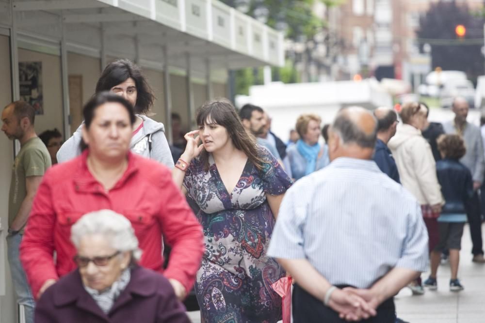 Público asistente a la Feria del Libro