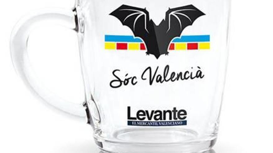 Las dos tazas llevan el lema «Sóc Valencià» levante-emv