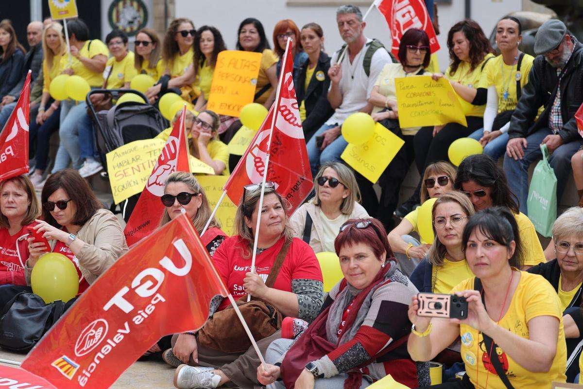 07/05/2026 | Plaza de las Aulas, Castellón | Concentración de trabajadoras de las escuelas infantiles durante la huelga educativa