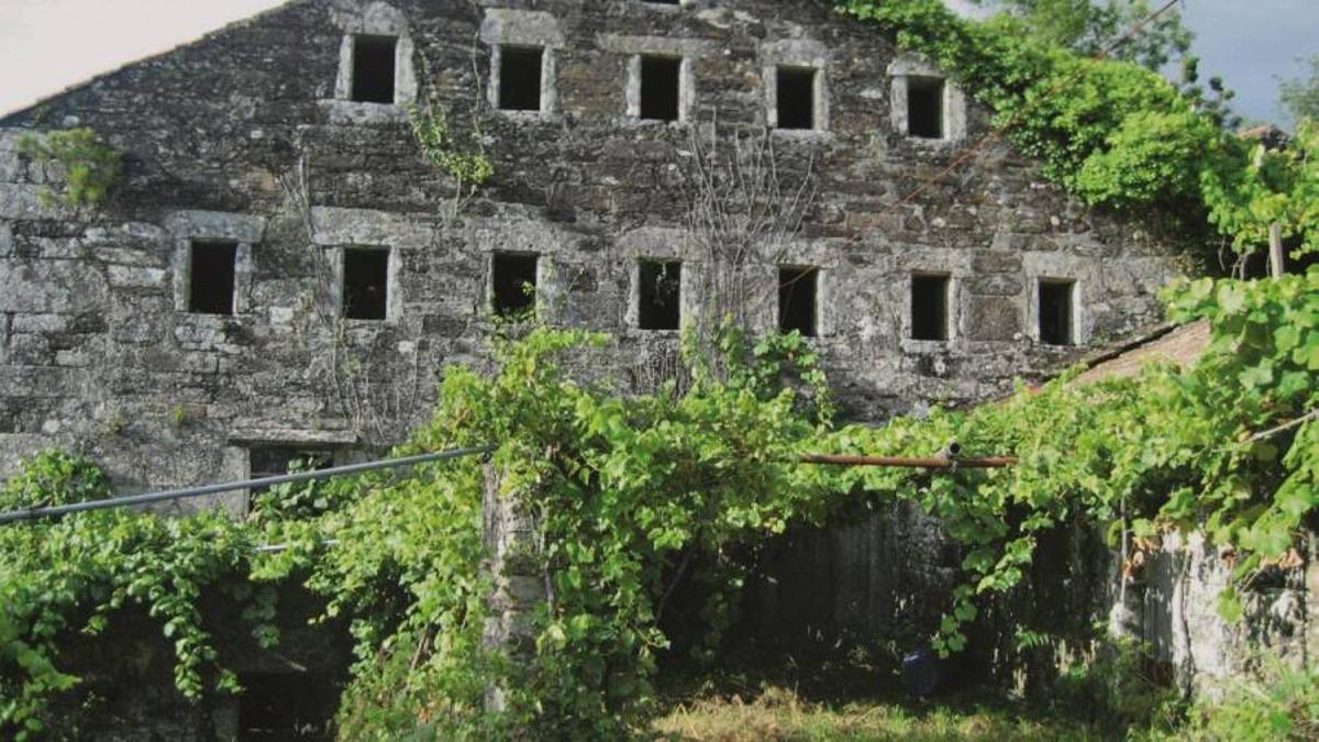 Así son las ruinas de las cinco antiguas fábricas de papel de Brandía
