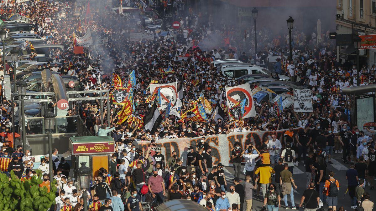 Protesta en las calles contra Meriton.