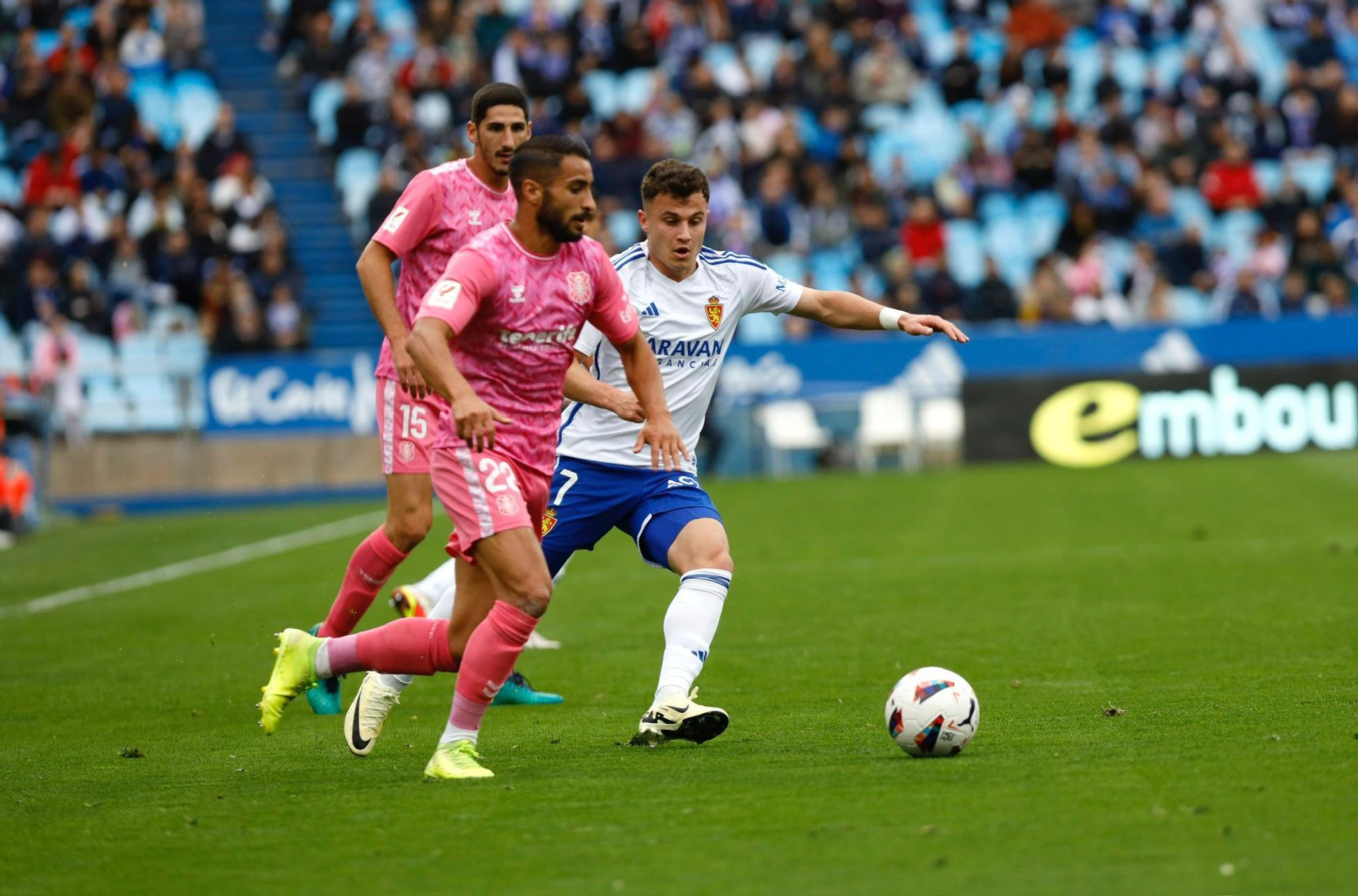En imágenes | El Real Zaragoza dice adiós a la mala racha con un triunfo ante el Tenerife