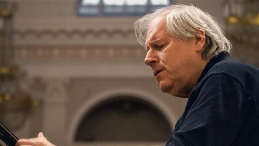 El pianista Grigory Sokolov sufre un mareo durante su concierto en el Auditorio Alfredo Kraus