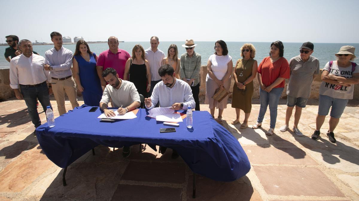 Firma del pacto de gobierno entre PSPV y EU-Podem