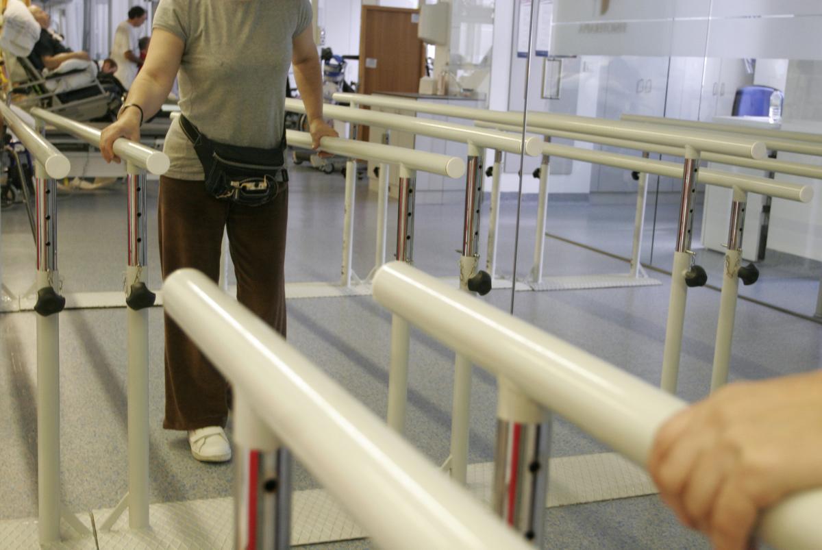 Pacientes en el gimnasio de la Unidad de Lesionados Medulares del Chuac, antes de la pandemia de COVID.