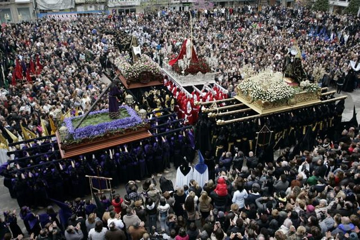 Processó del Santo Encuentro de la Cofradía de los Dolores, a Ferrol, d’on surten els passos de Jesús Natzarè, Sant Joan, la Verònica i la Verge dels Dolors.