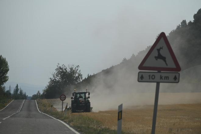 En imágenes | Así se encuentra Santa Cilia de Jaca, confinado por el denso humo provocado por el incendio de Las Peñas de Riglos