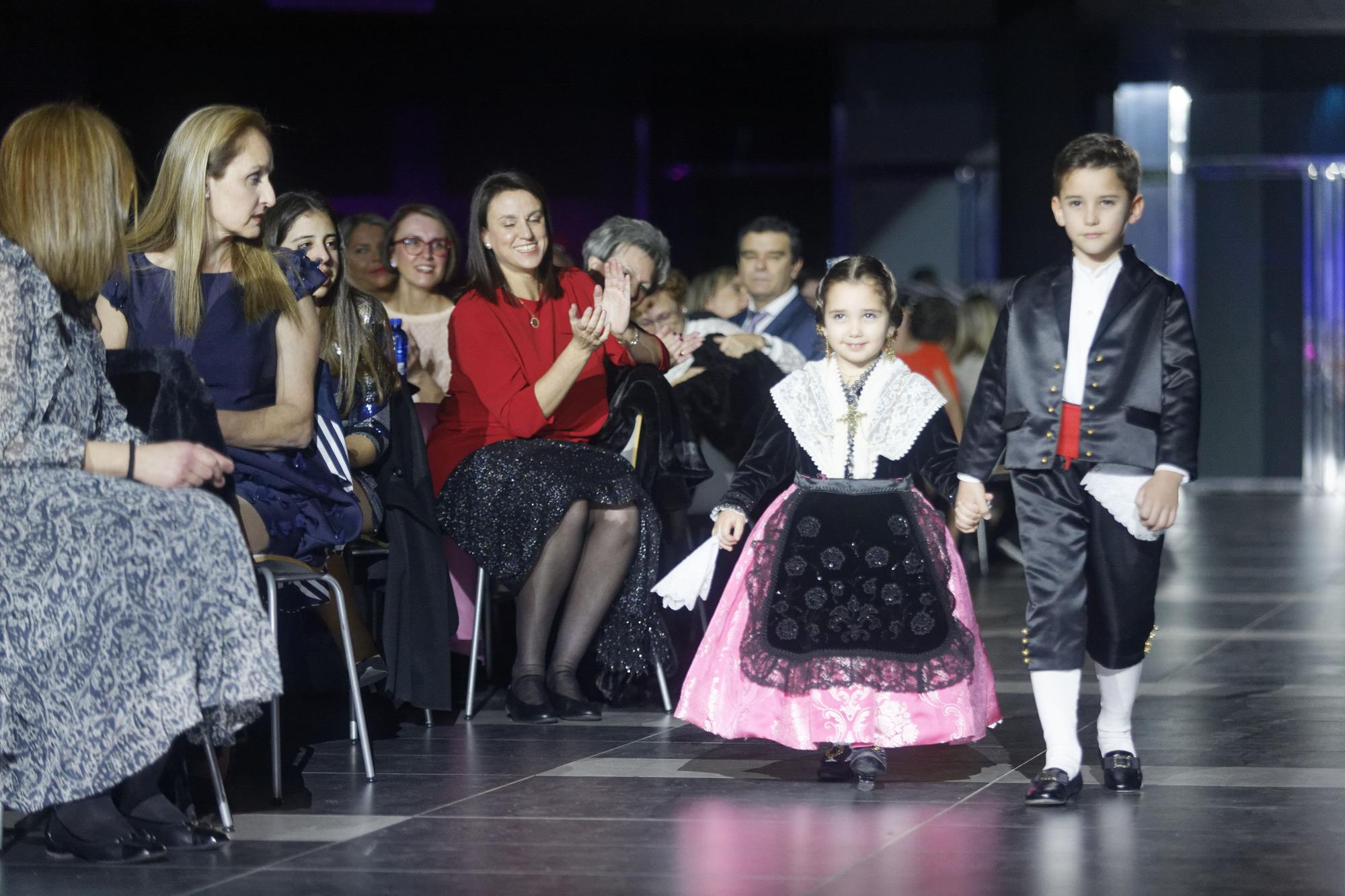 Diana y Lidón suben al trono de Brancal de la Ciutat al son de música y tradición