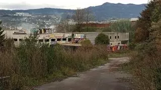 Sofocan un incendio en una instalación industrial abandonada en Pontevedra donde residen okupas