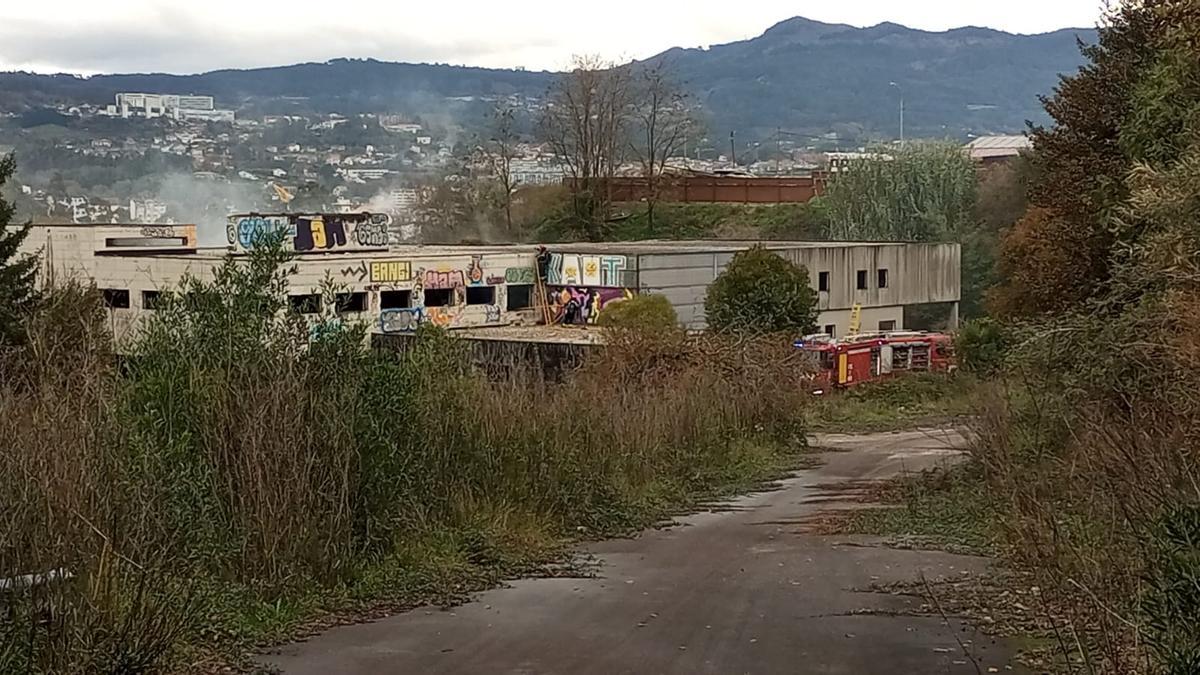 El humo saliendo de la nave