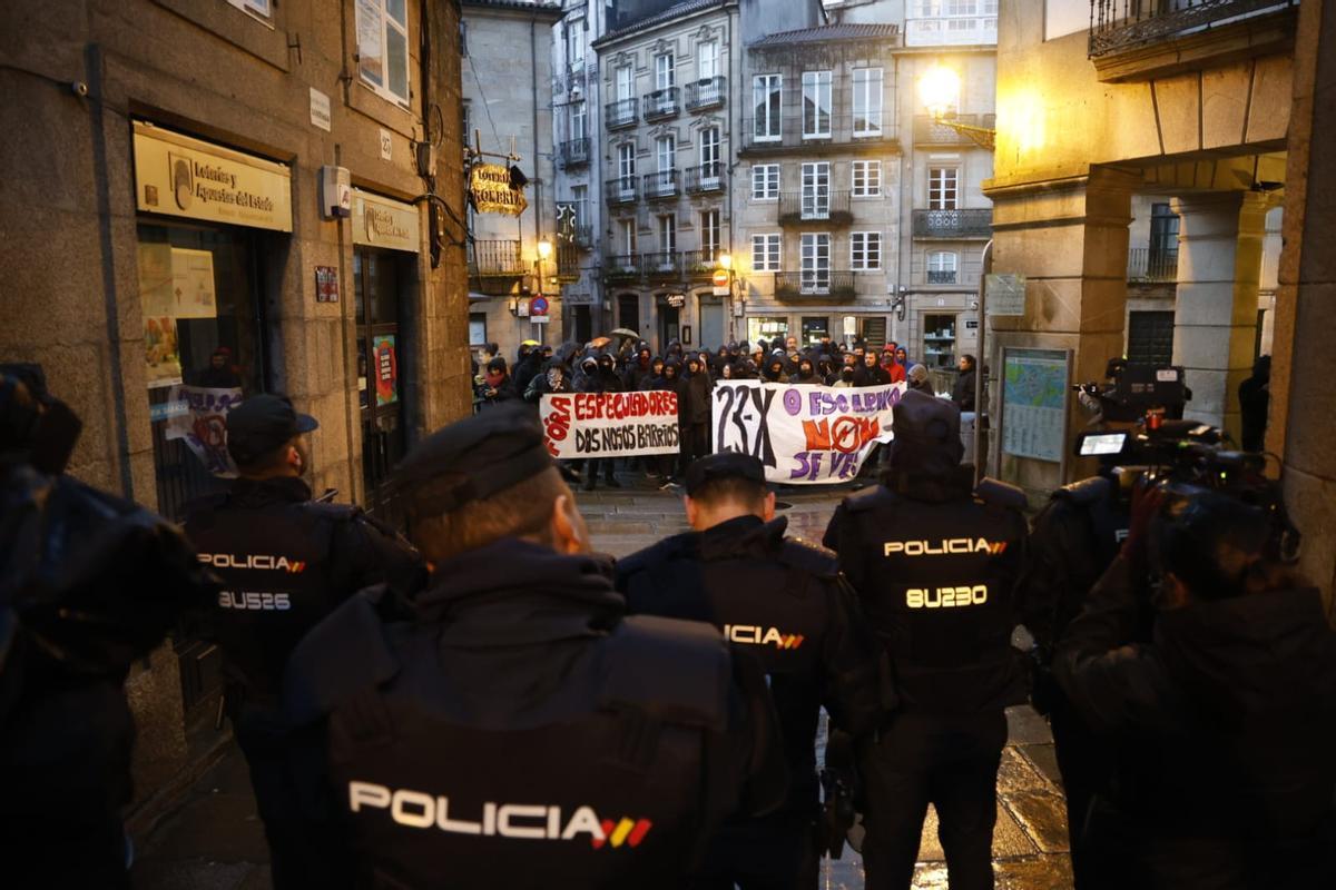 Dieciséis manifestantes identificados por la Policía en las protestas del desalojo de la casa de la Algalia de Arriba