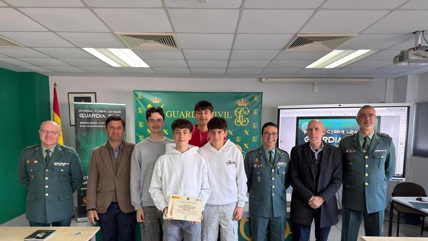 Galería | Así ha sido el acto de entrega de diplomas de la VII Ciberliga Pre Amateur de la Guardia Civil