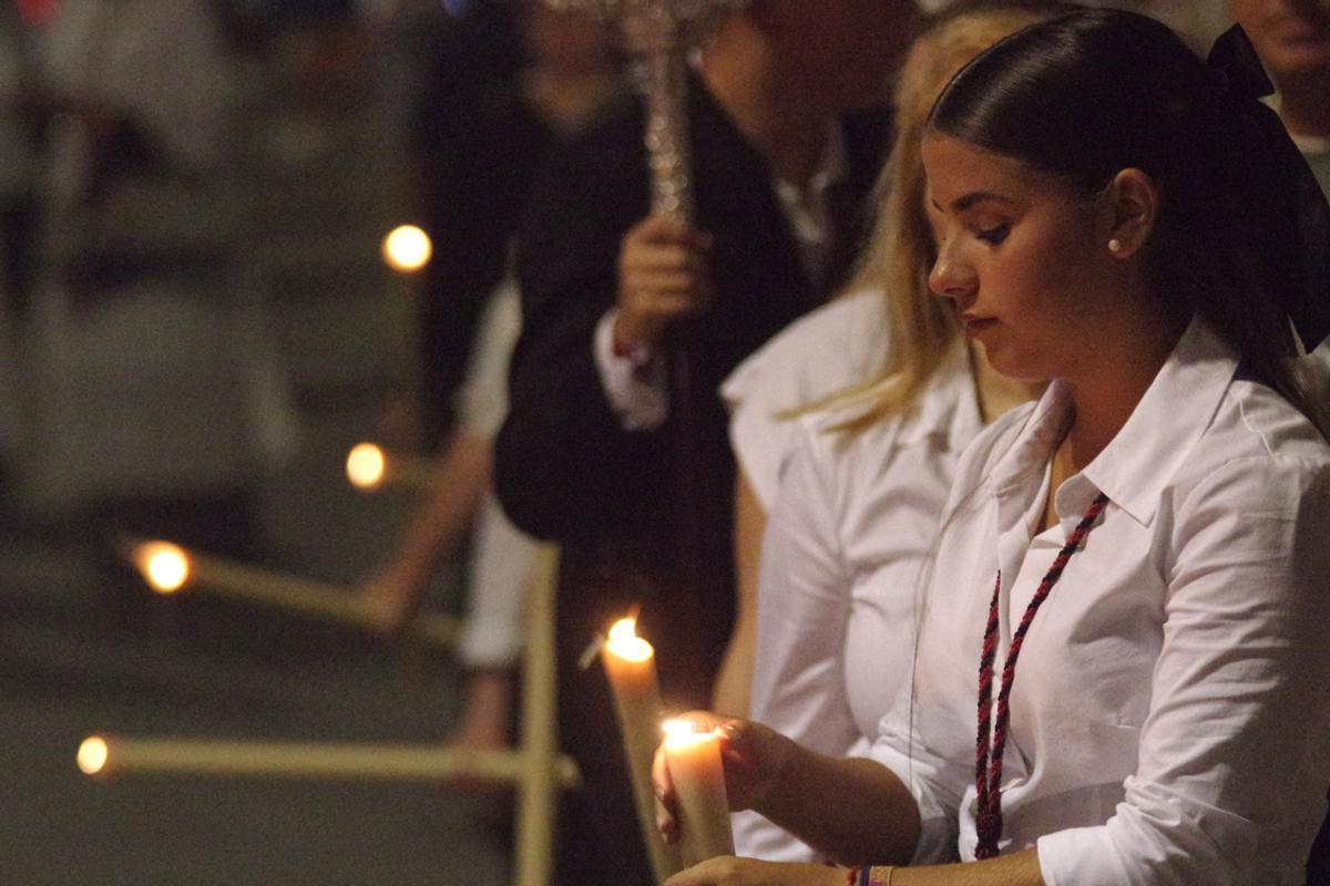 Rosario vespertino de la Virgen de los Dolores de Puerto de la Torre, en imágenes