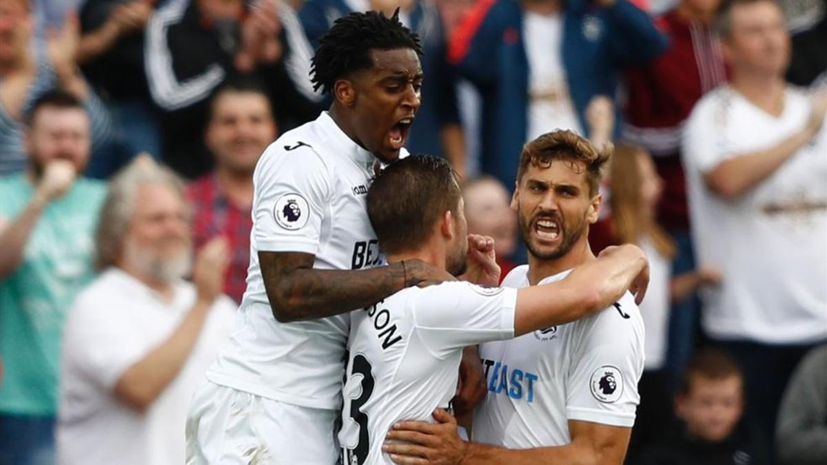 Llorente marcó los dos goles que sentenciaron una remontada épica del Swansea
