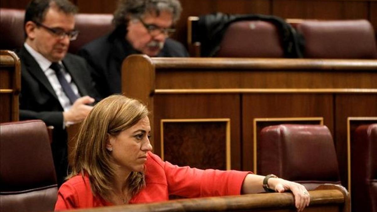 La diputada sociailsta Carme Chacón, este miércoles en su escaño del Congreso. JOSÉ LUIS ROCA