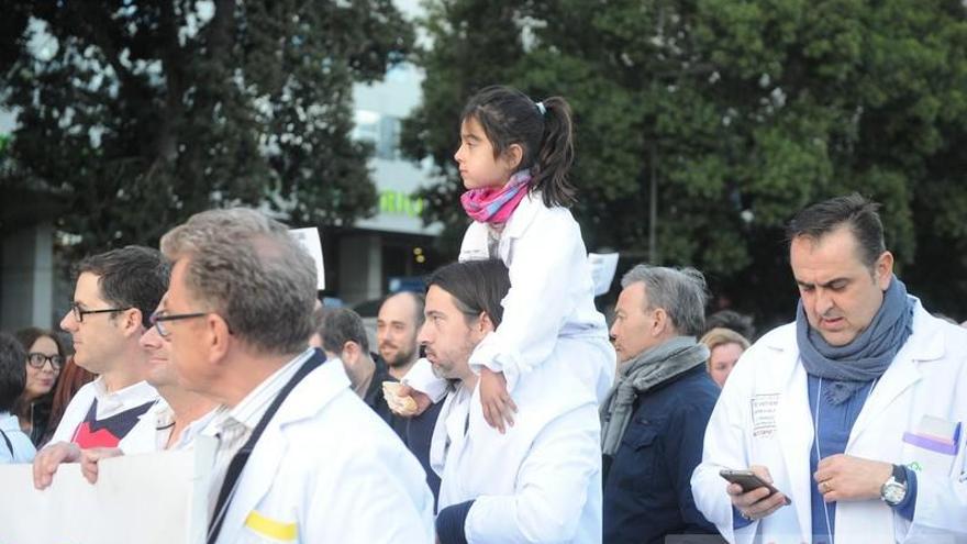 &#039;Cadenas humanas&#039; en centros de salud el jueves para defender la Atención Primaria