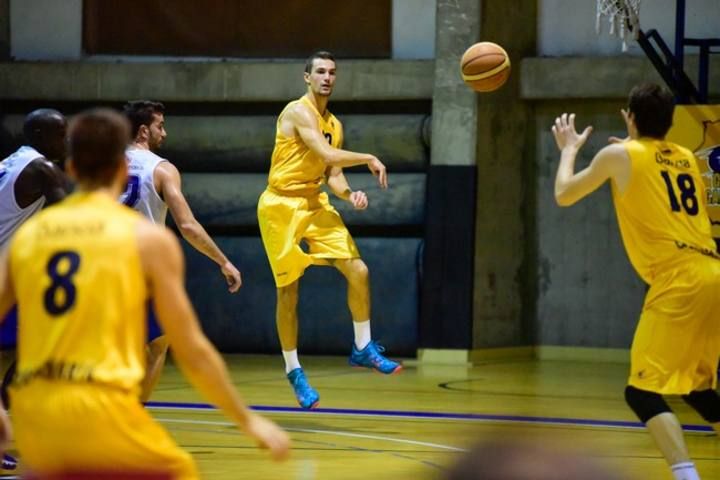 Derbi entre Herbalife GC y Nautico de Tenerife de liga EBA.