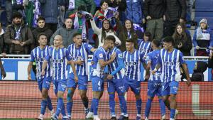 Los jugadores del Alavés celebran el gol de Sedlar ante el Almería.