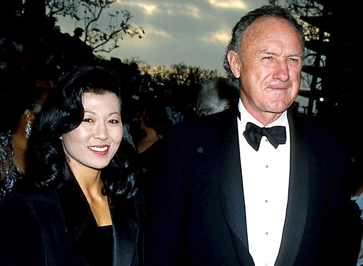 Gene Hackman y su esposa, Betsy Arakawa.