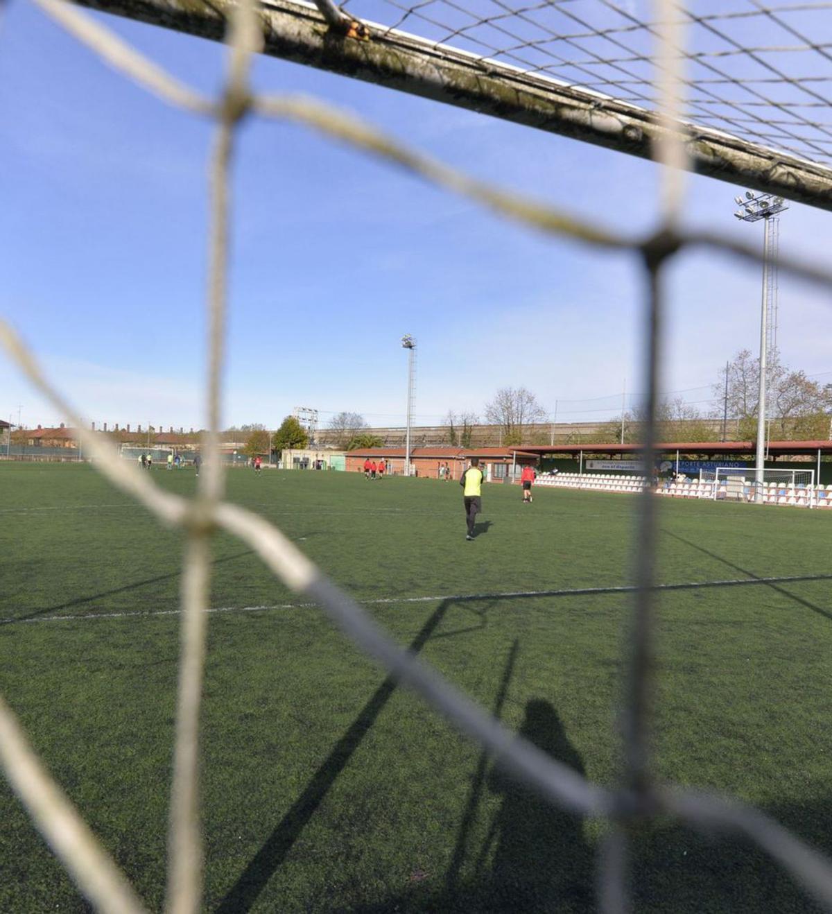 Campo de fútbol de la Marzaniella. | María Fuentes
