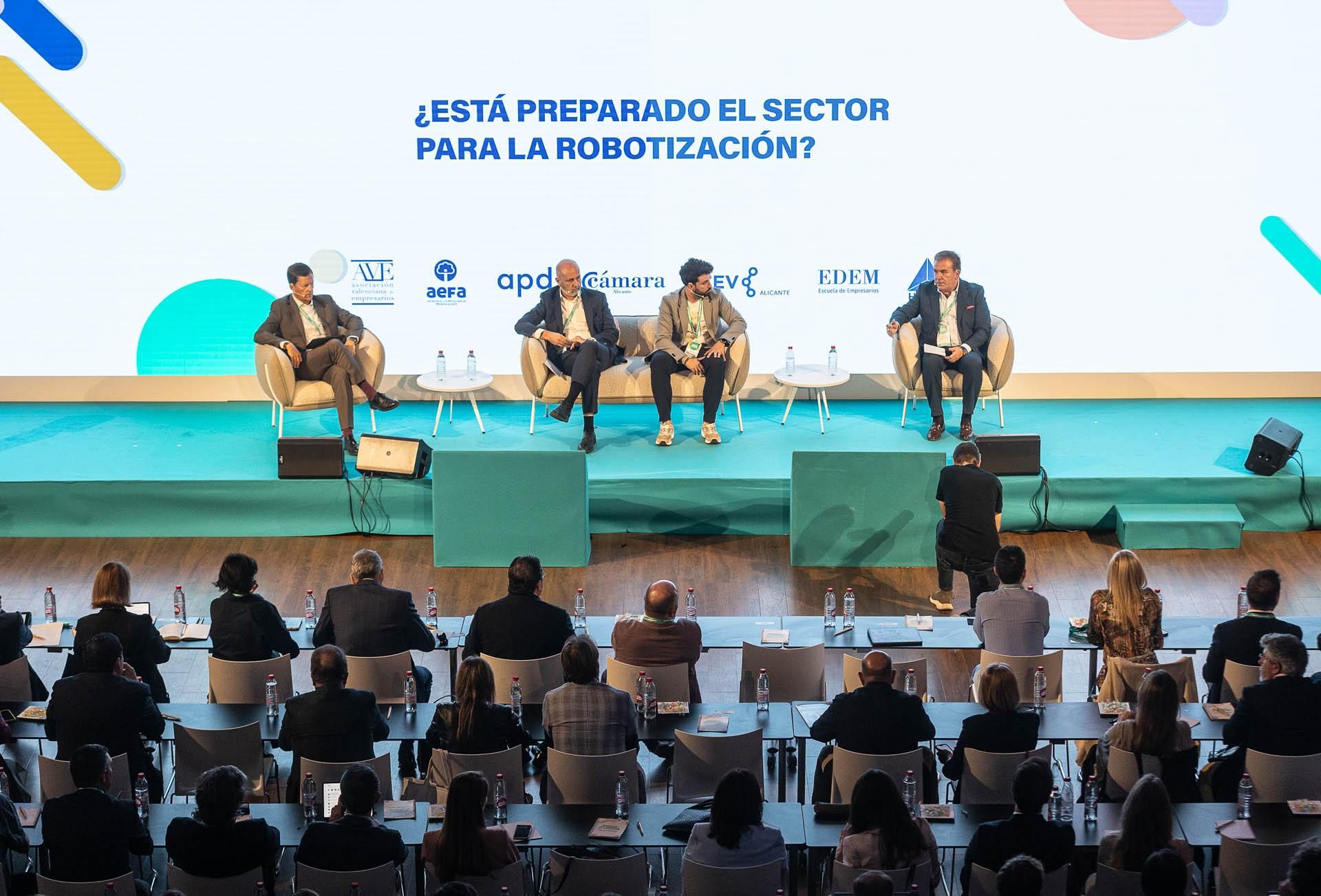 Los empresario cierran filas en defensa del turismo en las jornadas celebradas en Benidorm