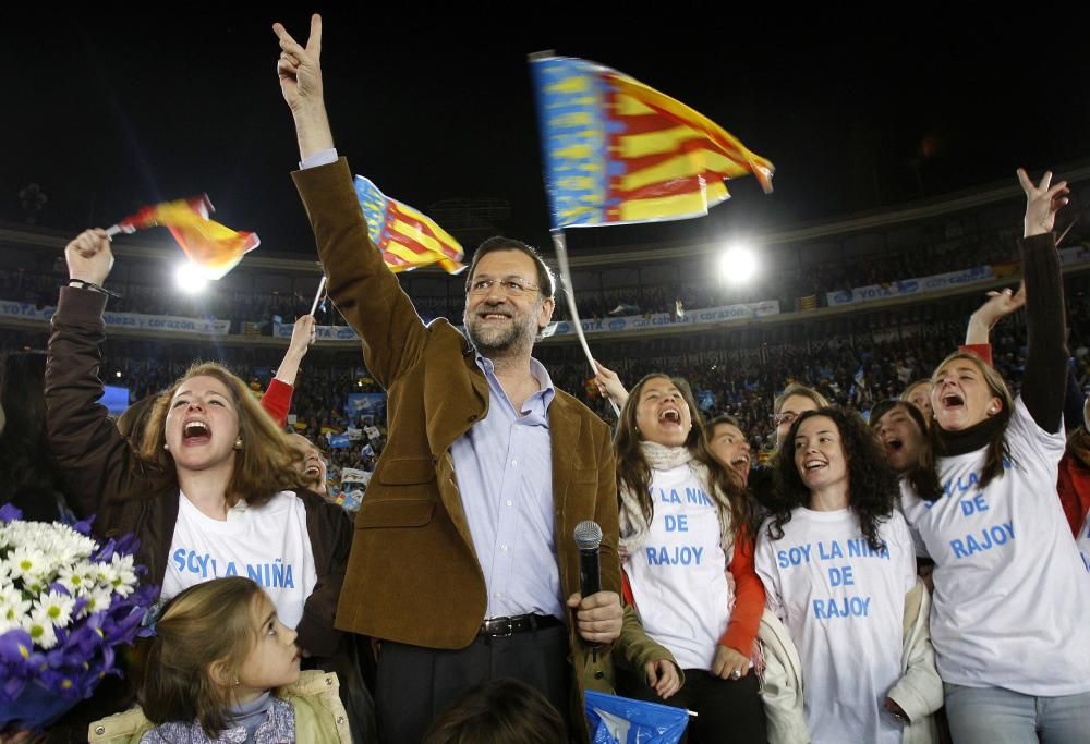 El mítin de Camps y Rajoy en la plaza de toros de València que se pagó en negro