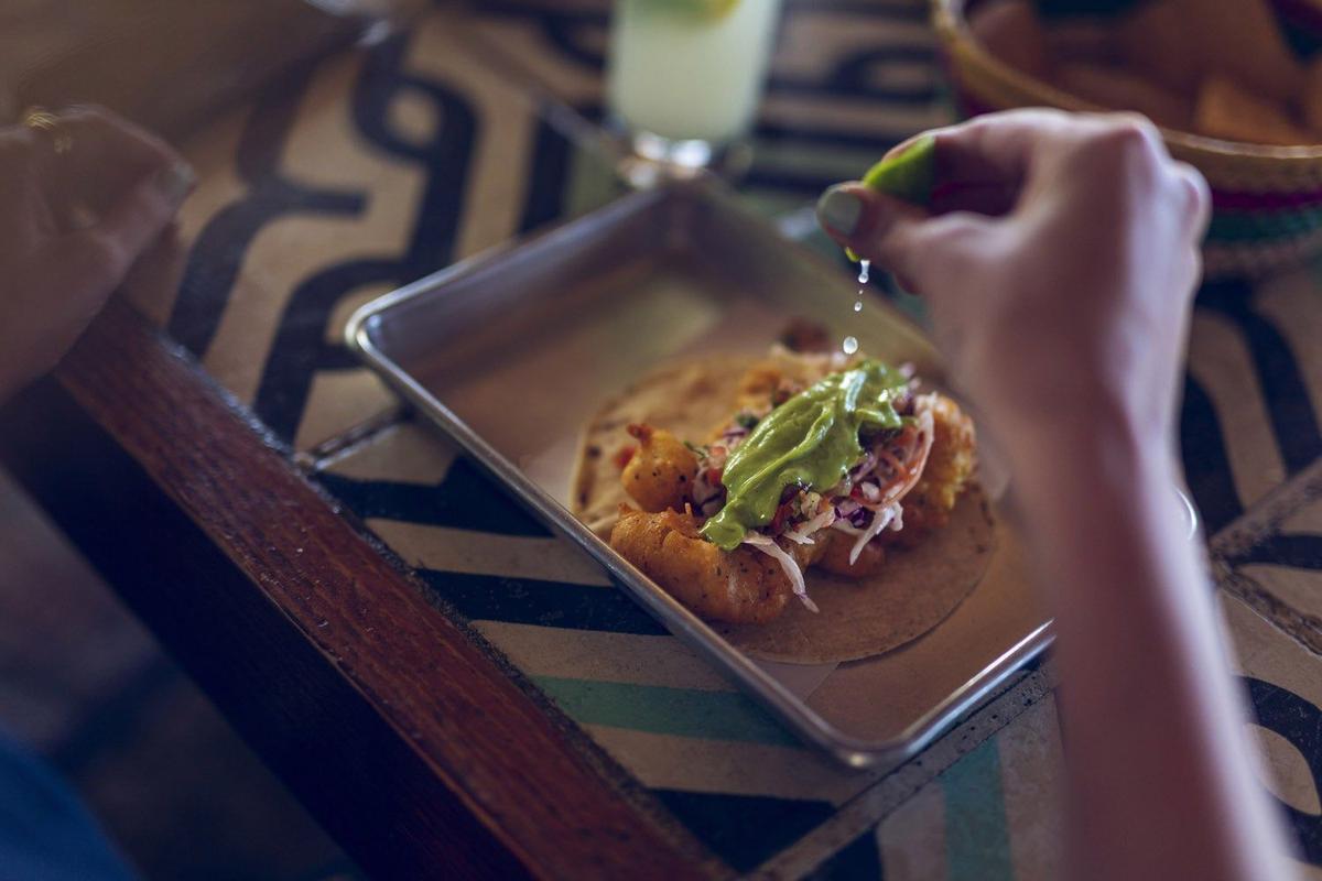 Barracuda Cantina, en la playa de Cerritos (México)