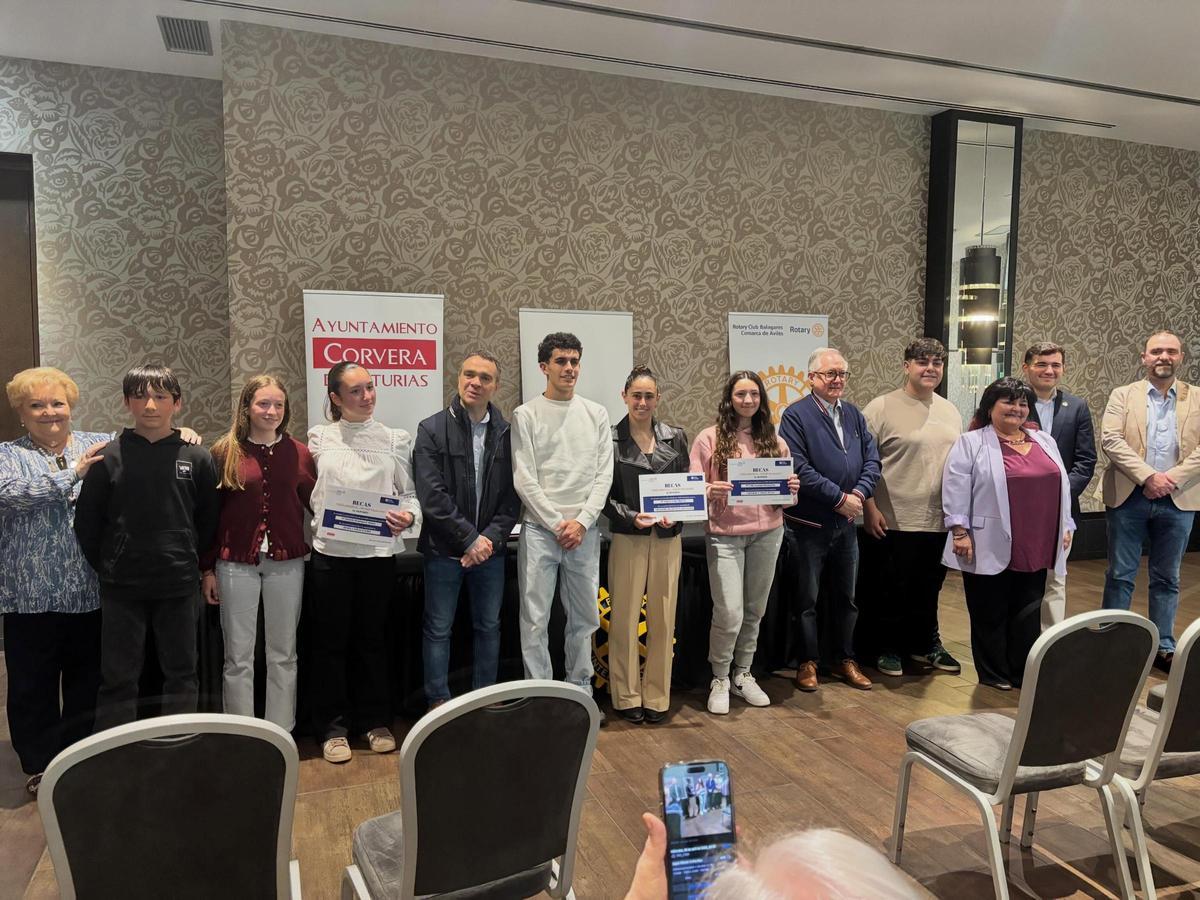 Un momento de la entrega de las becas